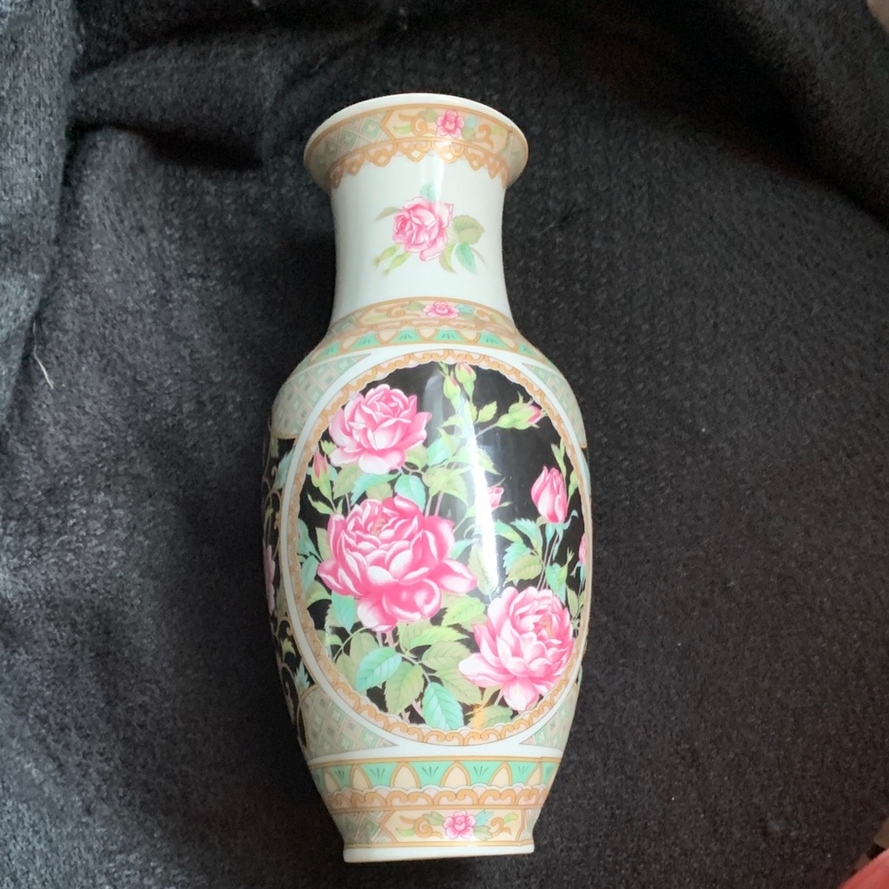 Vintage Lefton Midnight Rose porcelain vase, approximately 8” high